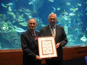 El presidente del Orfeón Donostiarra, José María Echarri y el presidente de la Fundación Oceanográfica de Gipuzkoa, Vicente Zaragüeta